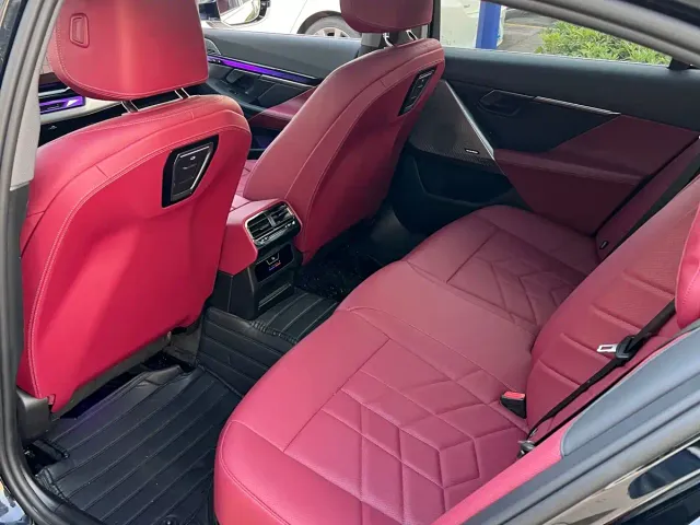 BMW 5 Series — Фото автомобиля 3