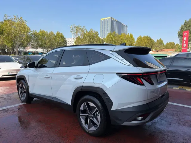Hyundai Tucson — Фото автомобиля 4