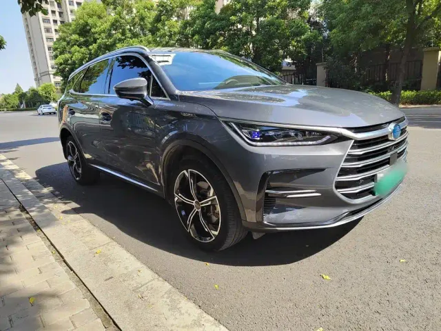 BYD Tang — Фото автомобиля 11
