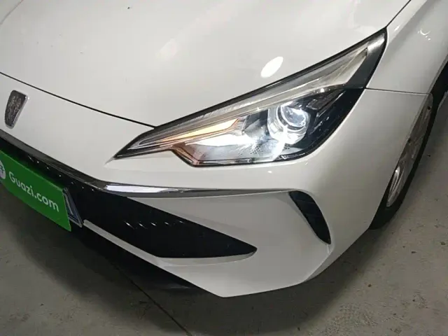 Roewe i5 — Фото автомобиля 23