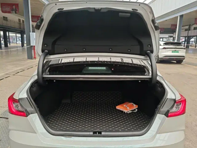 Toyota Camry — Фото автомобиля 18