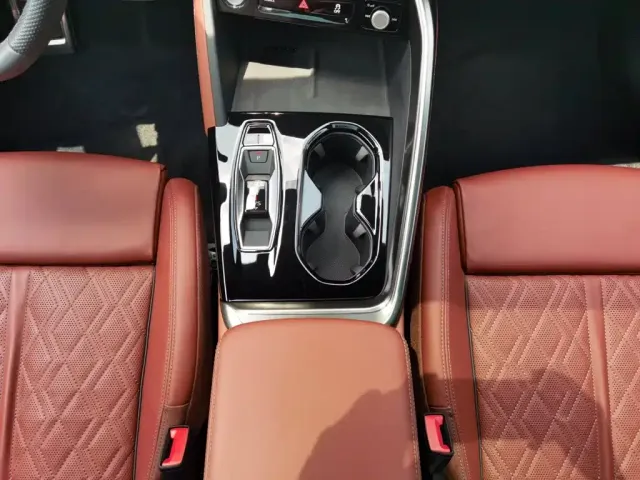 Audi Q5L — Фото автомобиля 16