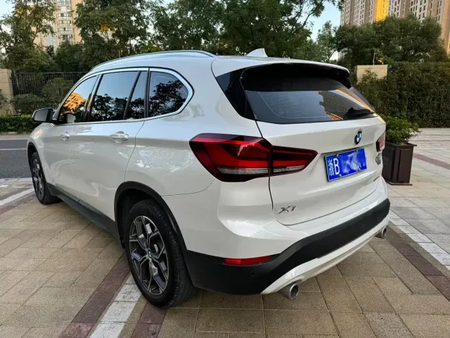 BMW X1 — Фото автомобиля 4