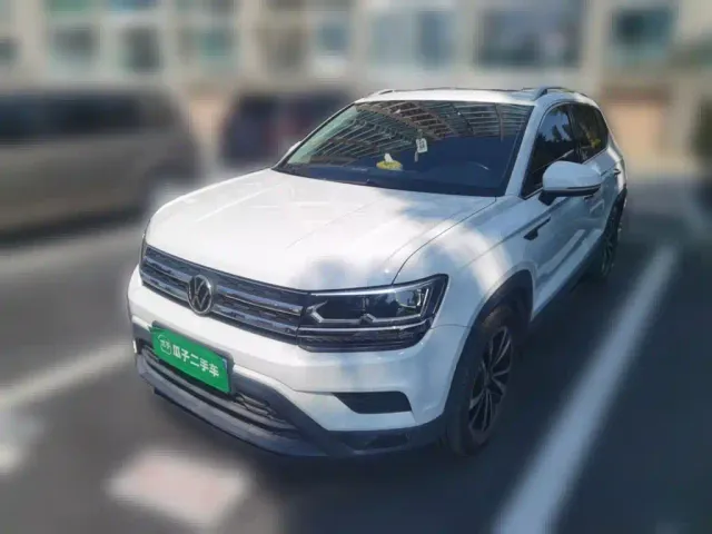 Фотография автомобиля — Volkswagen Tharu