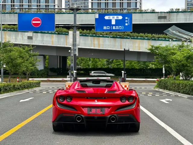 Ferrari F8 — Фото автомобиля 8