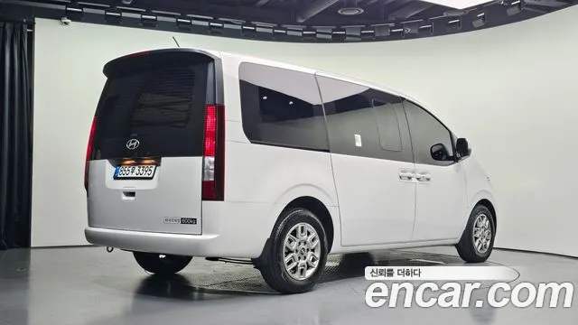 Hyundai Staria Staria L3.5 Карго 5 мест — Фото автомобиля 2