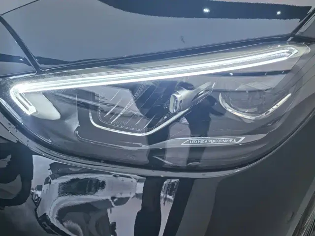 Mercedes-Benz C-Class — Фото автомобиля 2