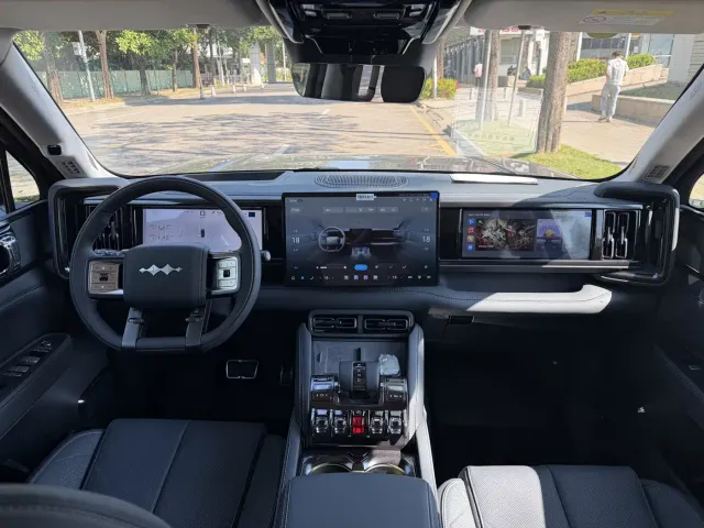 BYD FangChengBao Leopard 5 — Фото автомобиля 6