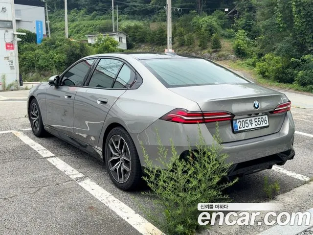 BMW 5-Series — Фото автомобиля 4