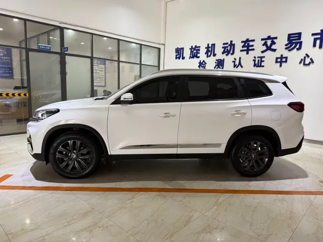 Chery Tiggo 8 — Фото автомобиля 7