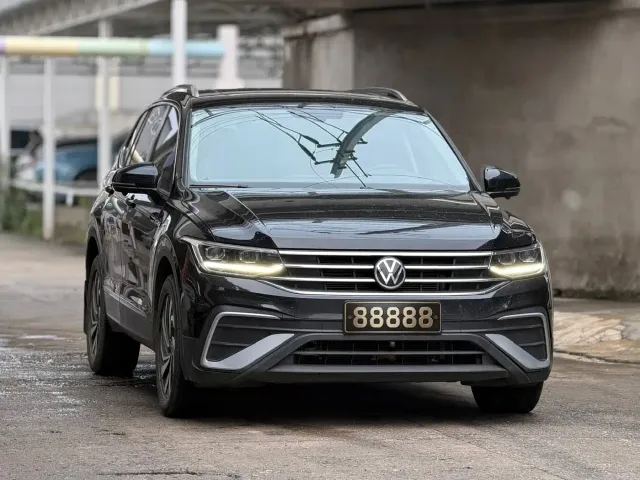 Volkswagen Tiguan L — Фото автомобиля 3