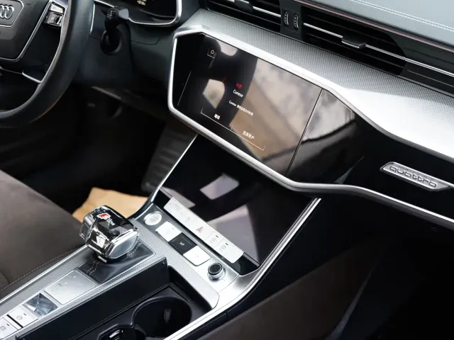 Audi A7L — Фото автомобиля 14