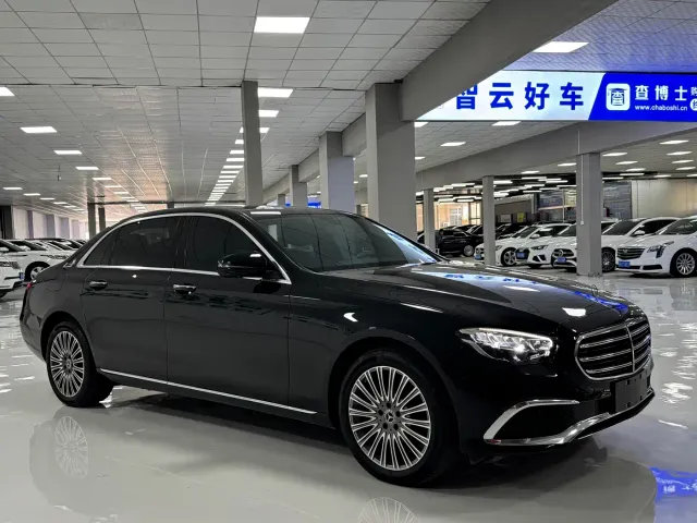 Mercedes-Benz E-Class — Фото автомобиля 3