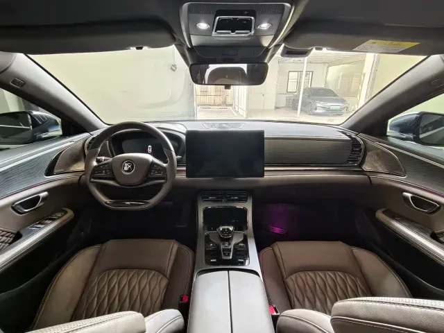 BYD Han — Фото автомобиля 10