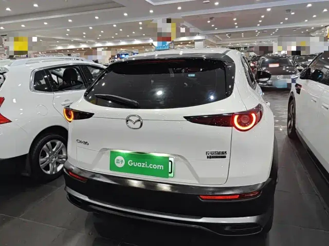 Mazda CX-30 EV — Фото автомобиля 5