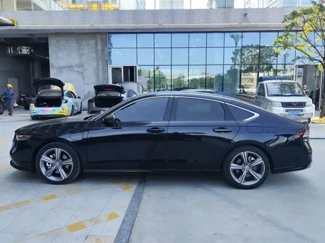 Honda Accord — Фото автомобиля 3