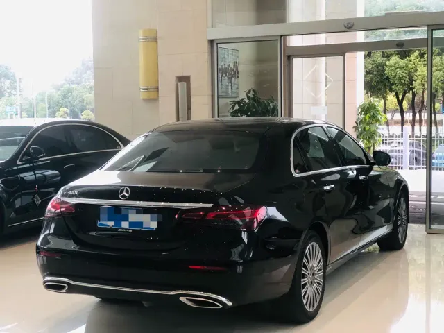 Mercedes-Benz E-Class — Фото автомобиля 9