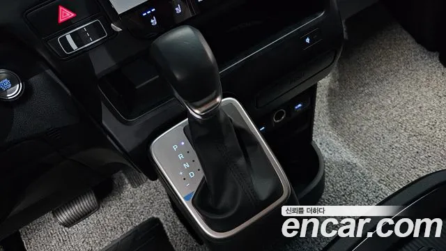 Hyundai Staria Staria — Фото автомобиля 9