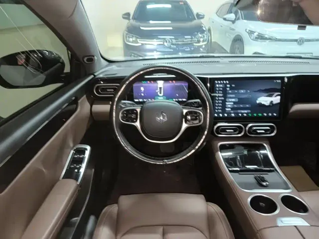 Leapmotor C01 — Фото автомобиля 10