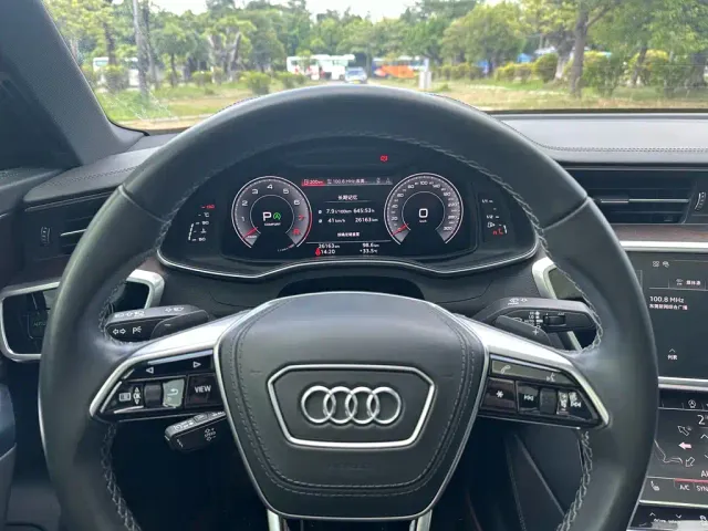 Audi A6L — Фото автомобиля 9