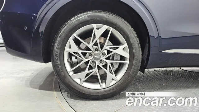 Genesis GV70 2.5T Бензин 2WD — Фото автомобиля 5