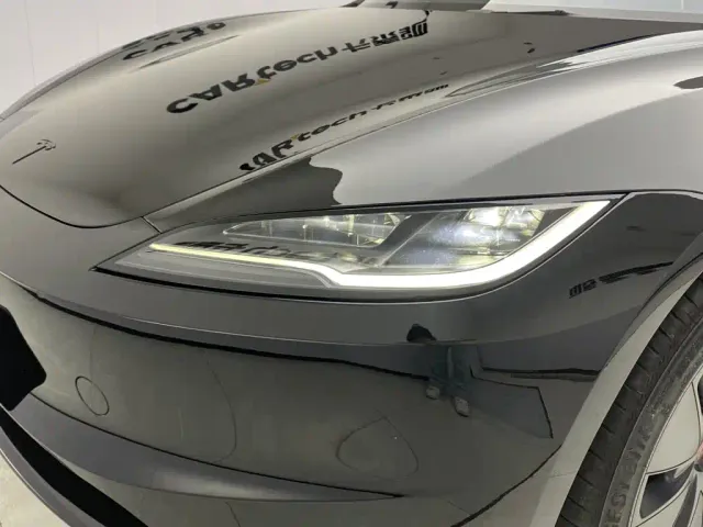 Tesla Model 3 — Фото автомобиля 9