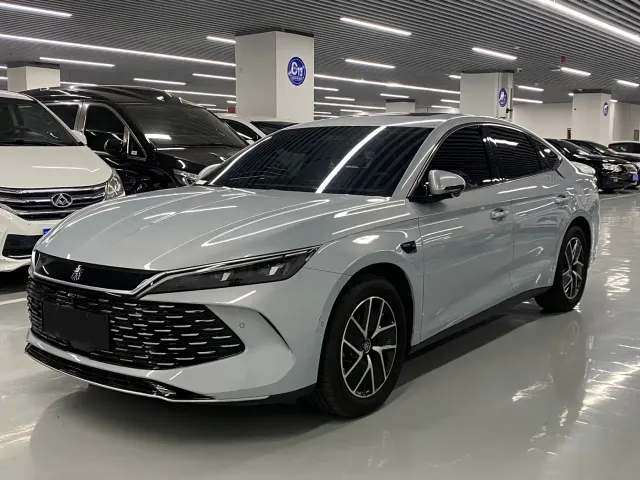 Фотография автомобиля — BYD Qin L