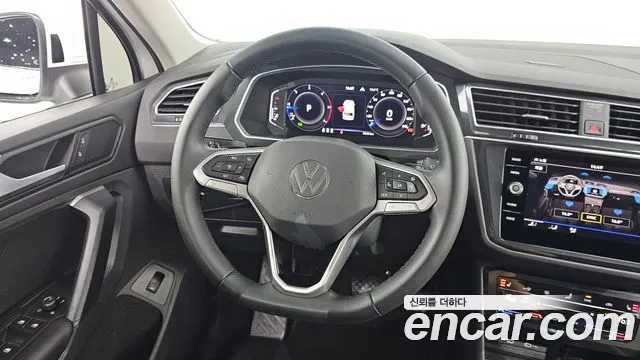 Volkswagen Tiguan Tiguan 2 поколение 2.0 TDI Premium — Фото автомобиля 13