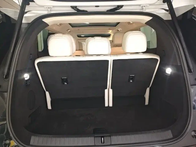 Li Auto MEGA — Фото автомобиля 18