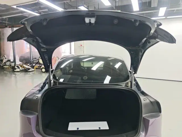 Tesla Model 3 — Фото автомобиля 18
