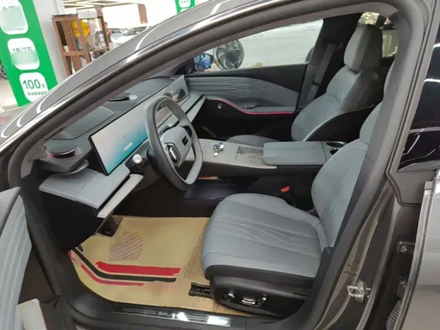 Geely Galaxy E8 — Фото автомобиля 14