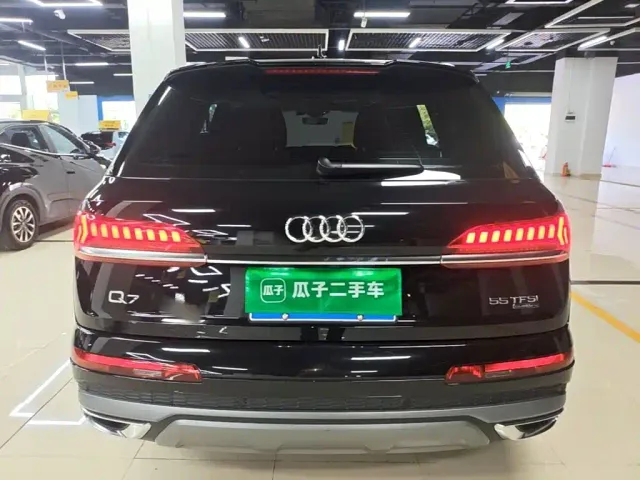 Audi Q7 — Фото автомобиля 5