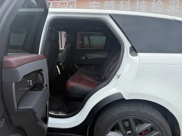 Land Rover Range Rover Sport — Фото автомобиля 9