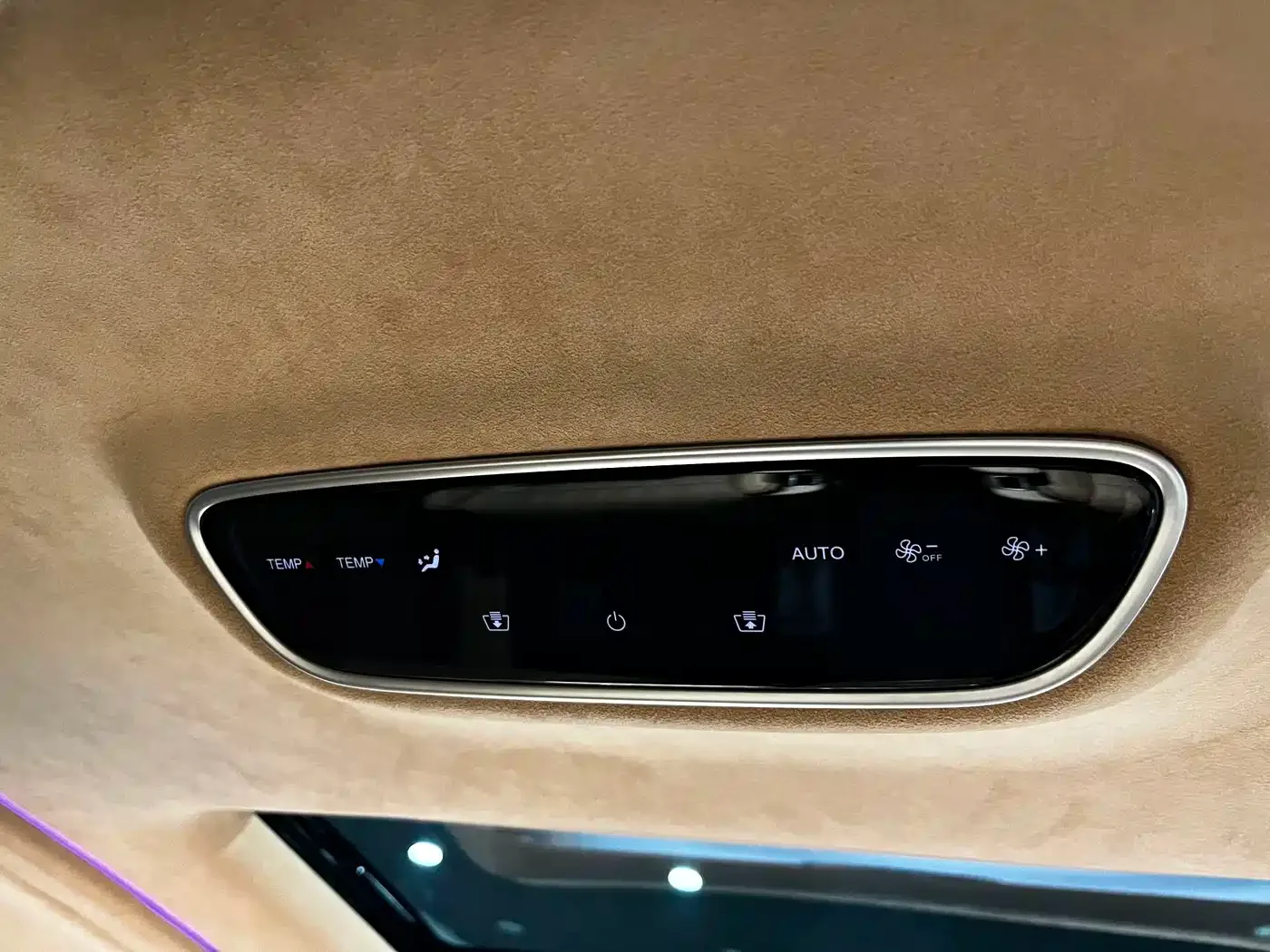 Voyah Auto Voyah Dreamer 2024 PHEV Extended Range Flagship Edition — Фото автомобиля 7