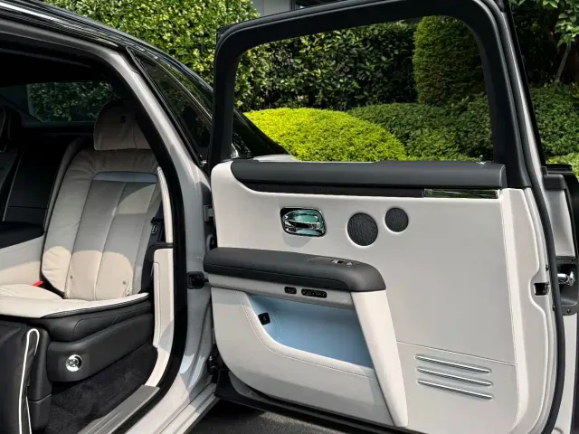 Rolls-Royce Ghost — Фото автомобиля 24