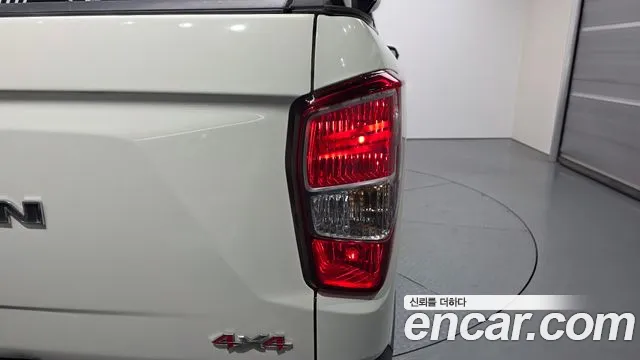 KG_Mobility_Ssangyong Rexton Новый Rexton Sport Khan Дизель 2.2 4WD — Фото автомобиля 22