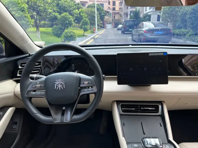 BYD Qin L — Фото автомобиля 20
