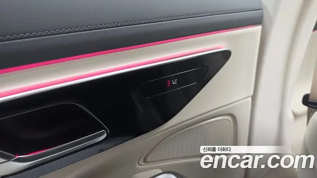 Mercedes-Benz E-Class — Фото автомобиля 17