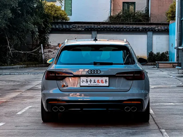 Audi S4 — Фото автомобиля 15