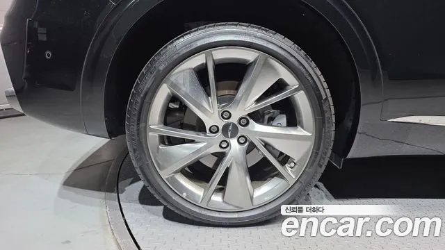 Genesis GV70 — Фото автомобиля 5
