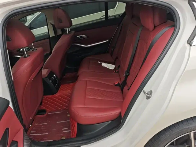 BMW 3 Series — Фото автомобиля 12