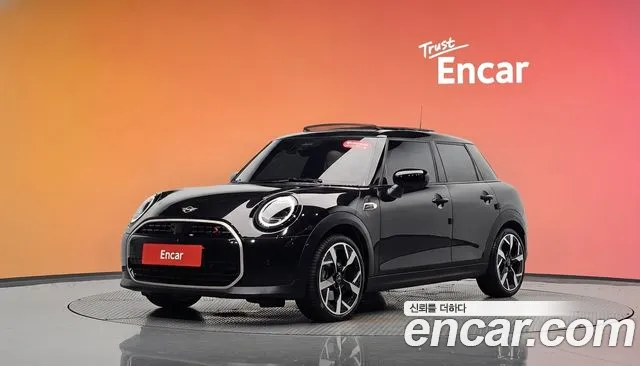 Фотография автомобиля — MINI Cooper 4th Gen