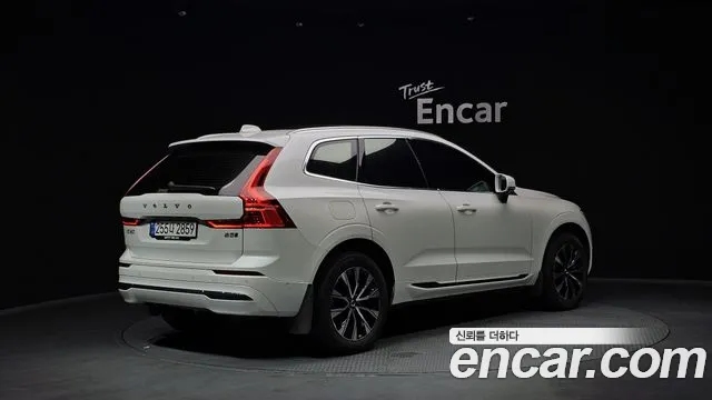 Вольво XC60 — Фото автомобиля 2