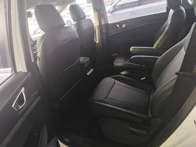 Wuling Jiachen — Фото автомобиля 16