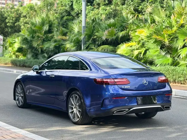 Mercedes-Benz E-Class — Фото автомобиля 15