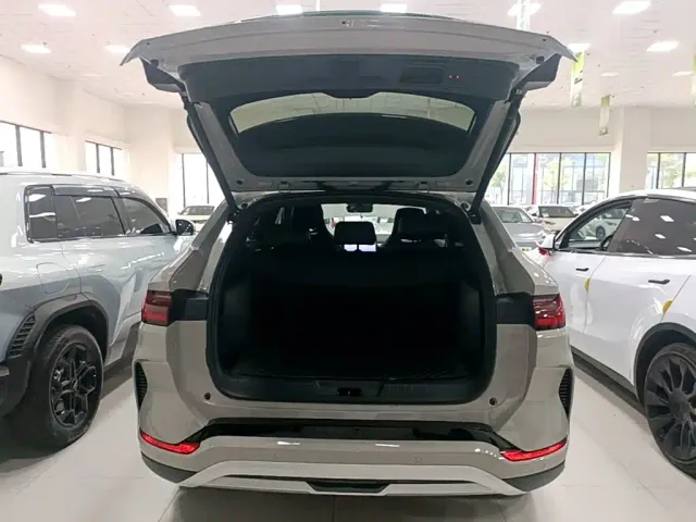 BYD Song PLUS — Фото автомобиля 18