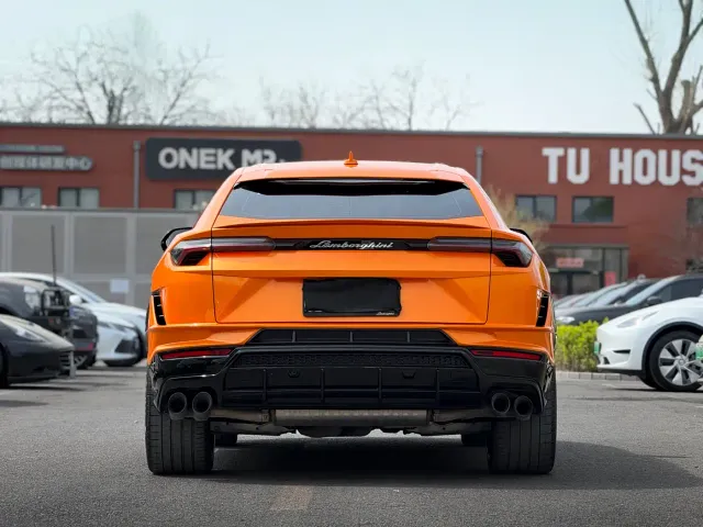 Lamborghini Urus — Фото автомобиля 19