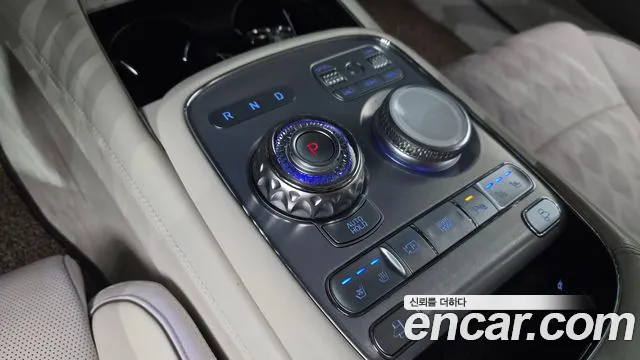Genesis G90 — Фото автомобиля 8