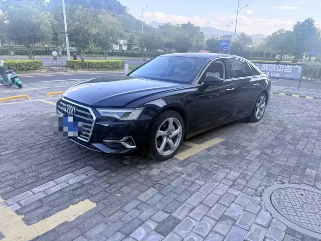 Фотография автомобиля — Audi A6L