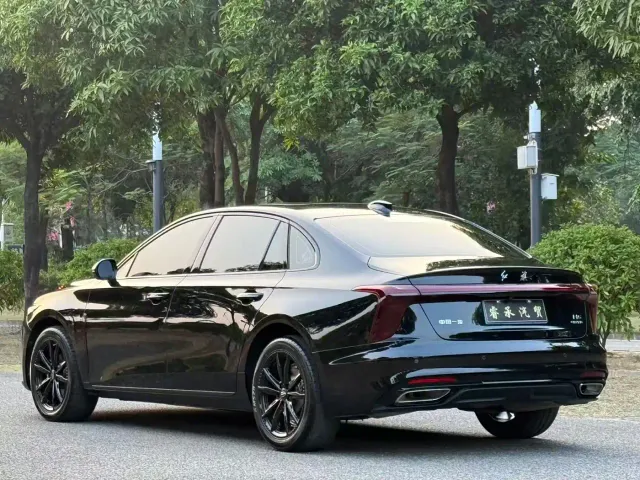 Hongqi H5 — Фото автомобиля 4